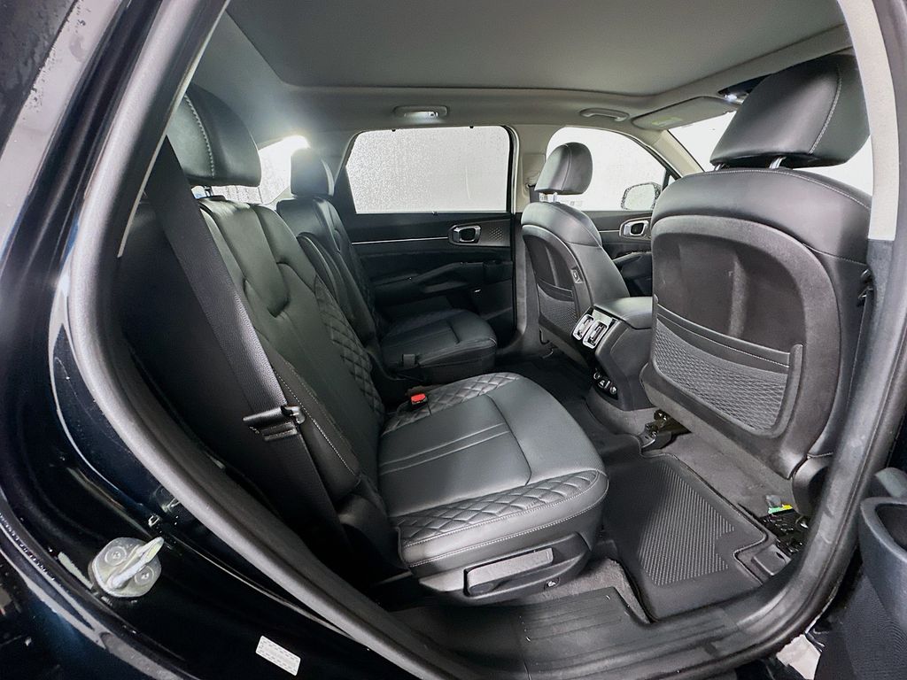 Thumbnail: 2023 Kia Sorento - 28