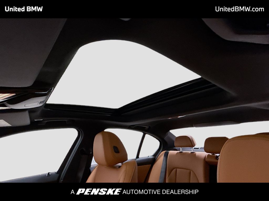 Thumbnail: 2026 BMW 3 Series - 12