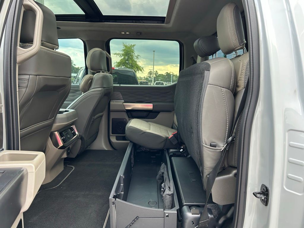 2025 Ford F-450 Super Duty Platinum