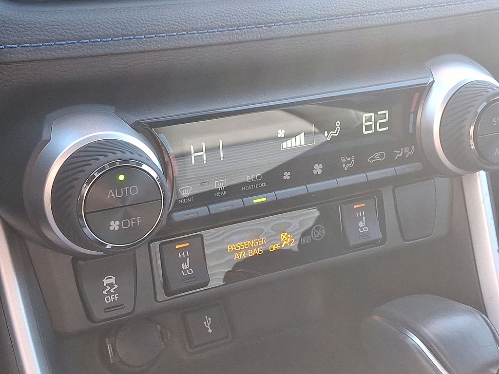 Thumbnail: 2021 Toyota RAV4 - 16