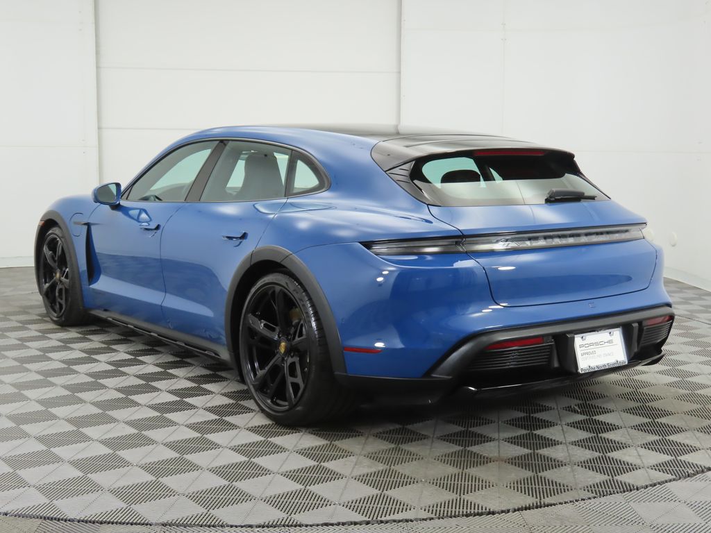 2022 Porsche Taycan Turbo S 7