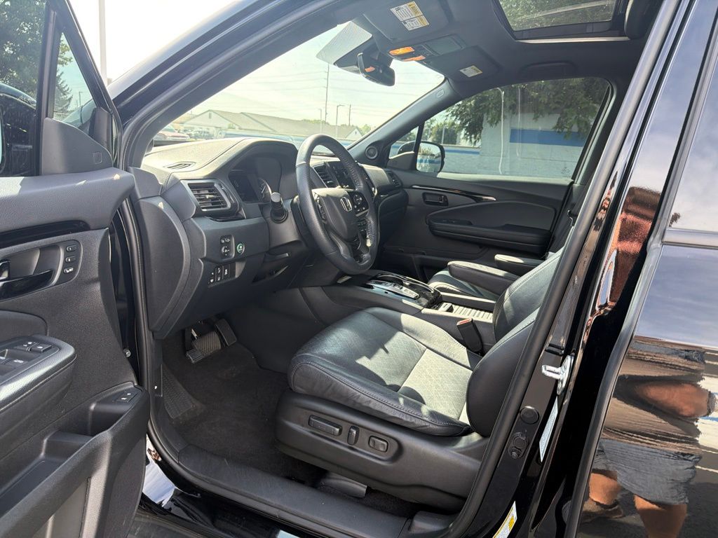 Thumbnail: 2023 Honda Passport - 17