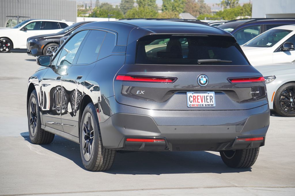 2025 BMW iX xDrive50 7