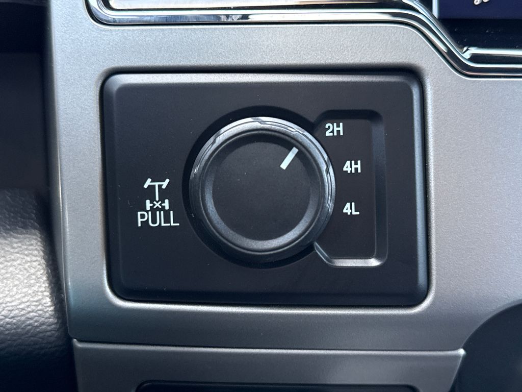 Used 2022 Gray Ford Lariat image 24