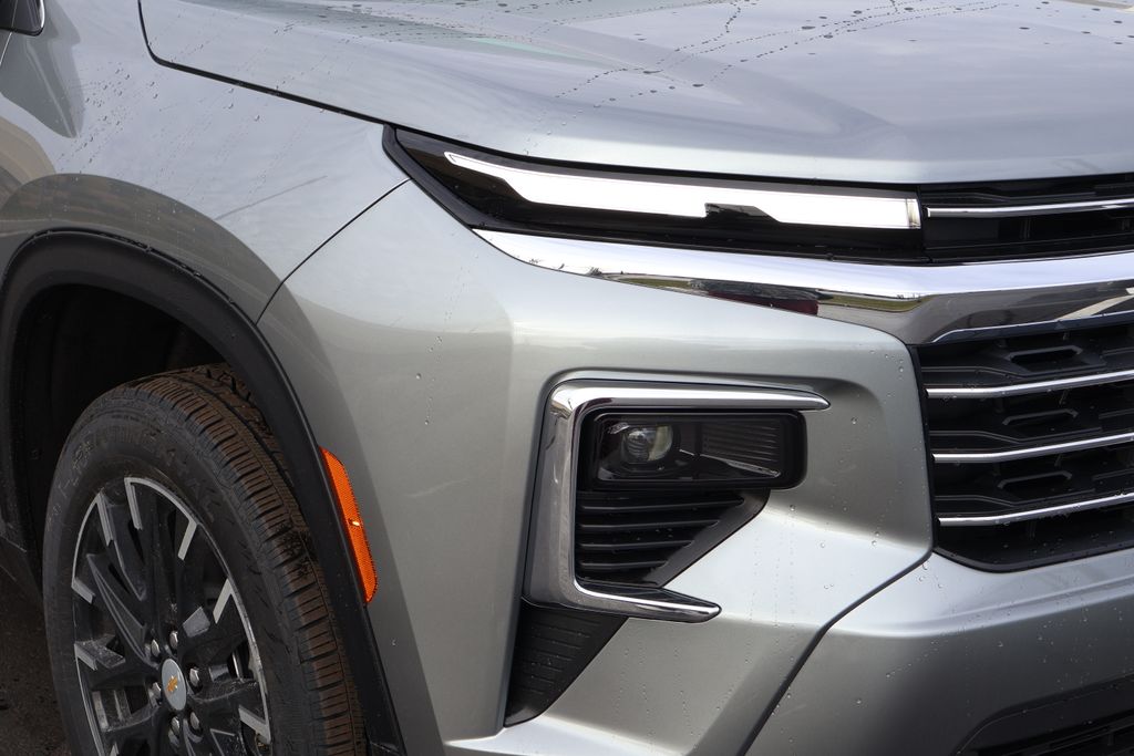 Thumbnail: 2026 Chevrolet Traverse - 3