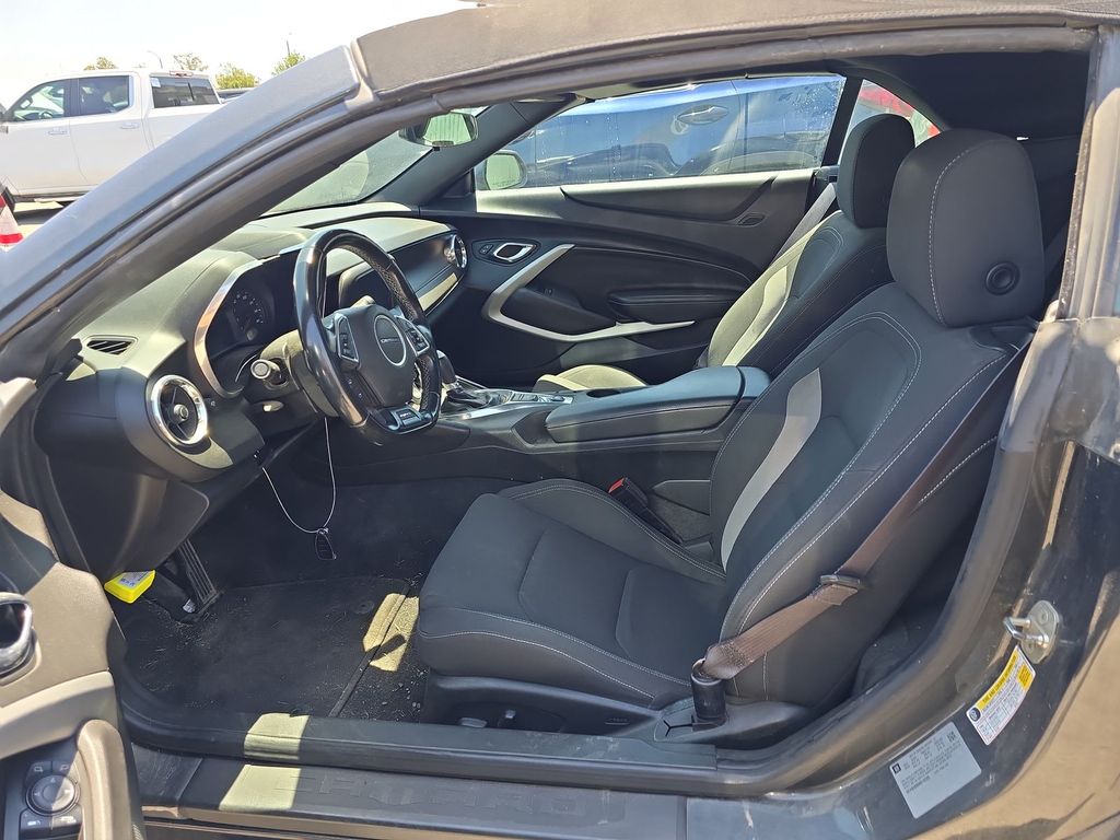 2017 Chevrolet Camaro 1LT photo