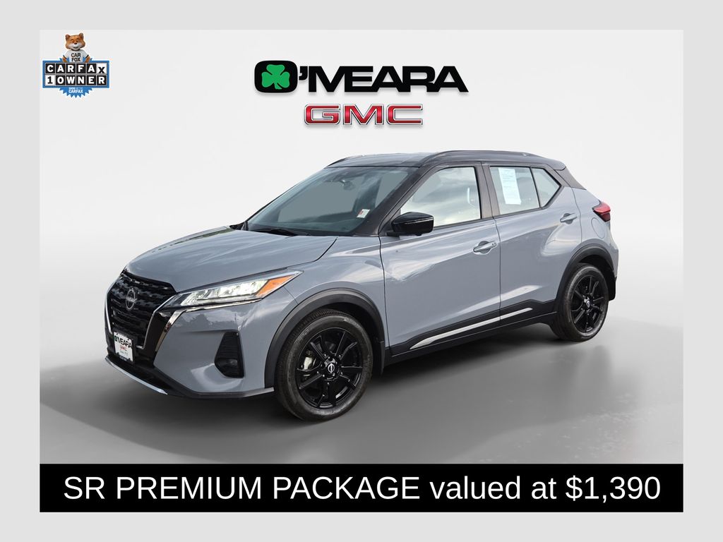 Gray/Super Black 2023 Nissan Kicks SUV / Crossover Front-Wheel Drive Continuously Variable Transmission