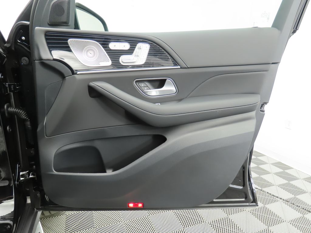 Thumbnail: 2025 Mercedes-Benz GLS - 27