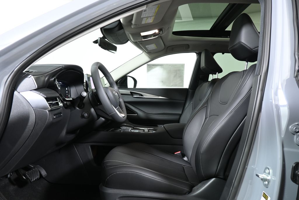 Thumbnail: 2026 INFINITI QX60 - 3