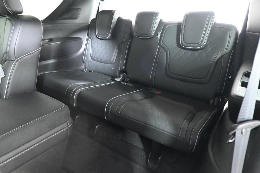 Thumbnail: 2026 INFINITI QX80 - 31