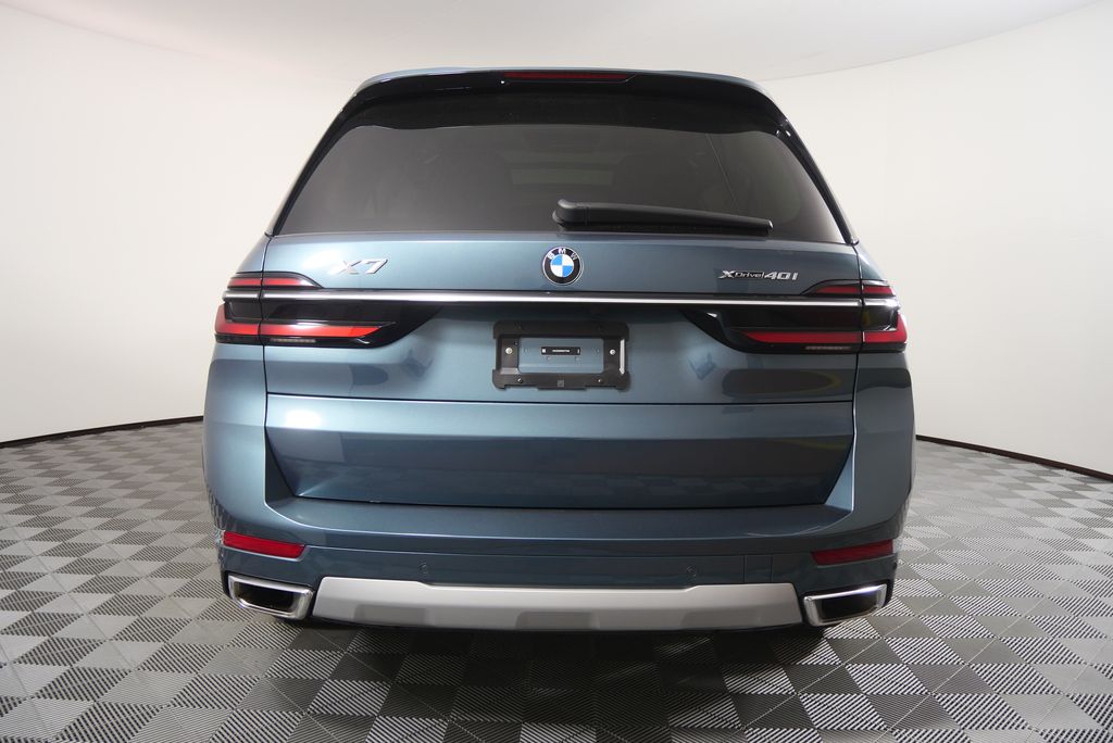 Thumbnail: 2025 BMW X7 - 4
