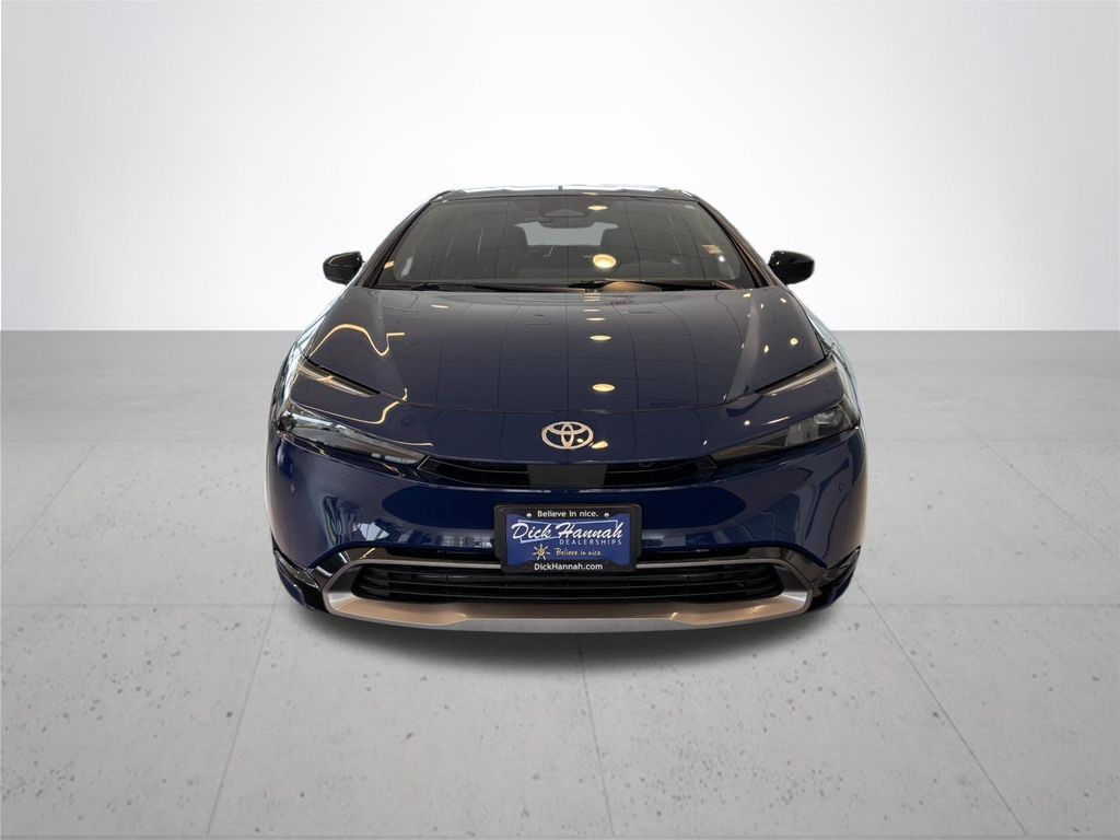 2025 Toyota Prius XLE