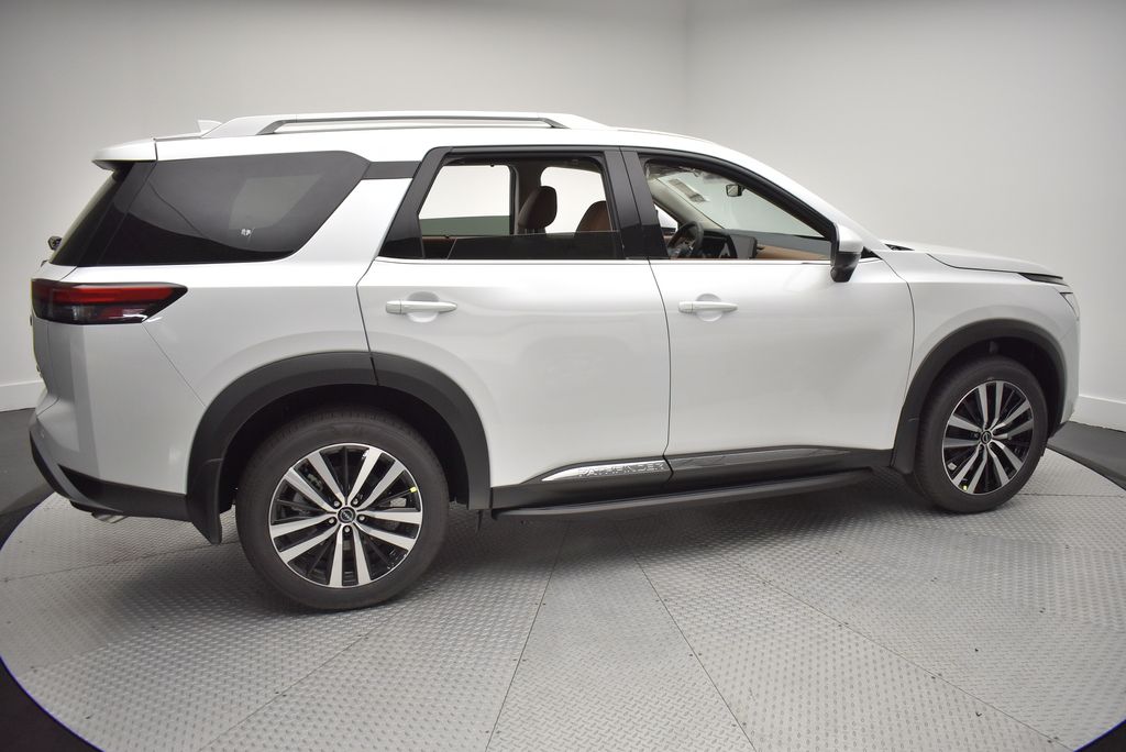Thumbnail: 2025 Nissan Pathfinder - 4
