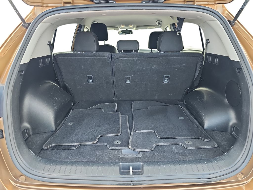 Used 2018 Brown Kia LX image 25