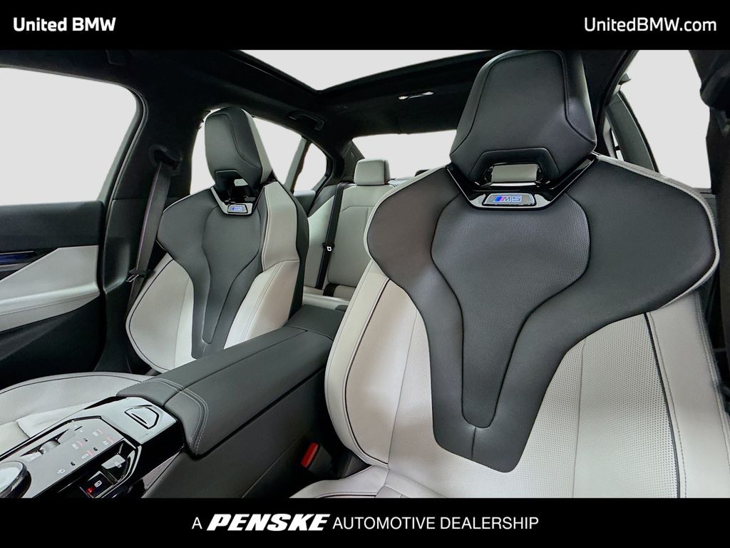 Thumbnail: 2026 BMW M5 - 5