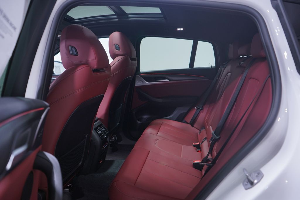 Thumbnail: 2025 BMW X4 - 9