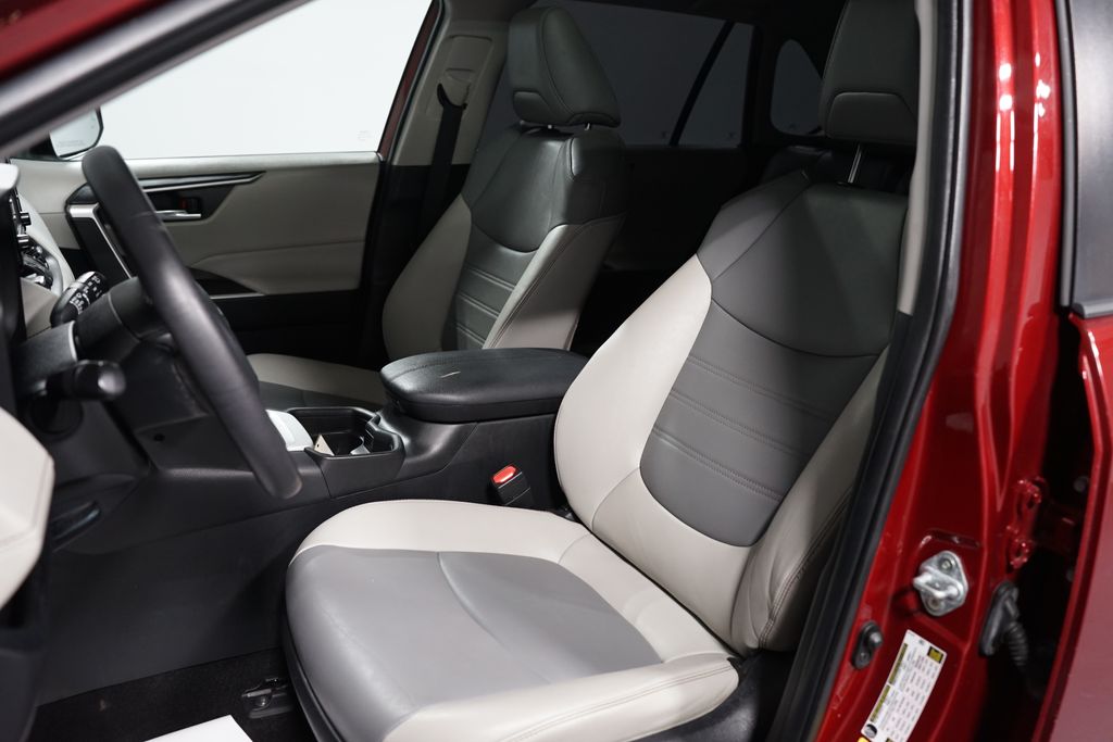 Thumbnail: 2021 Toyota RAV4 - 26