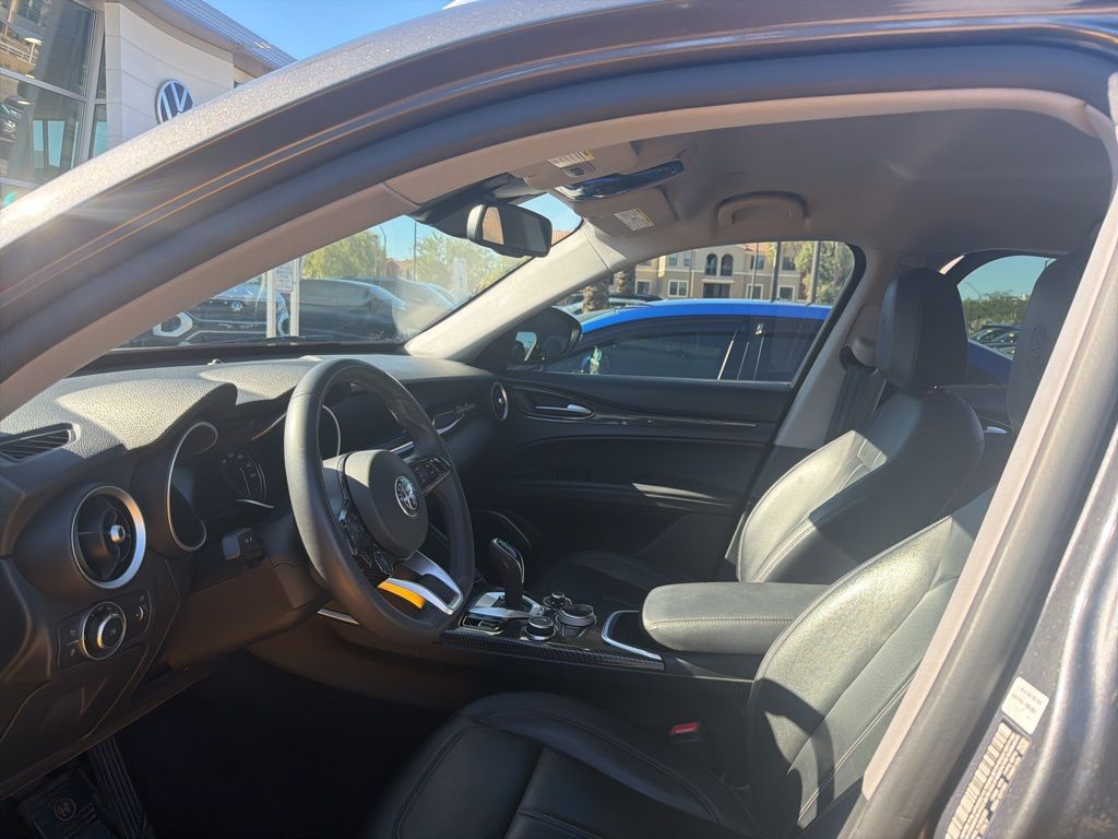 Thumbnail: 2020 Alfa Romeo Stelvio - 2