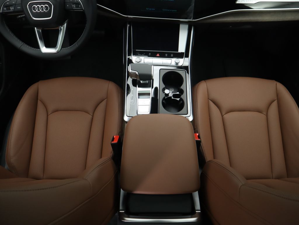 Thumbnail: 2025 Audi Q8 - 18