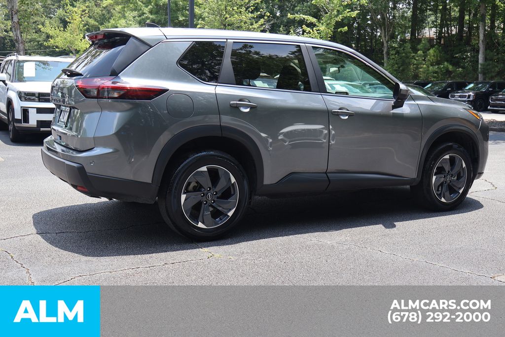 Used 2025 Gray Nissan SV image 5