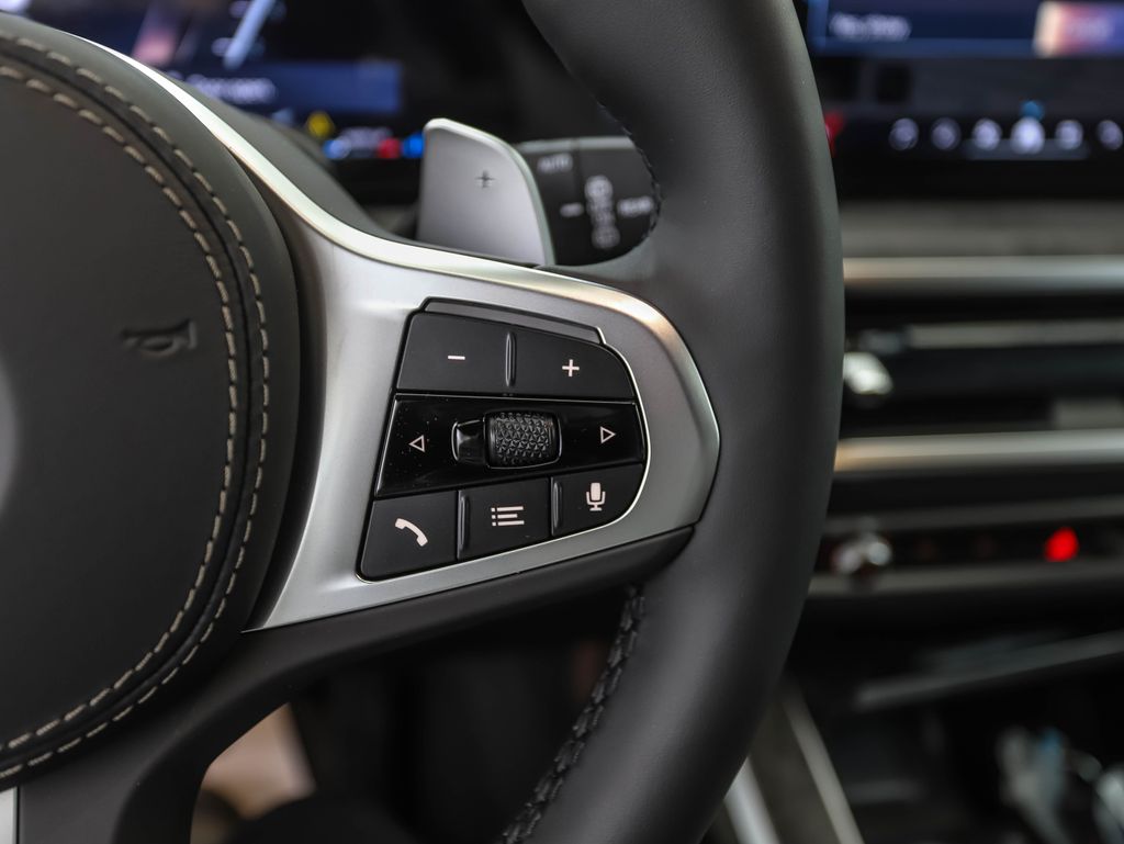 Thumbnail: 2026 BMW X7 - 13