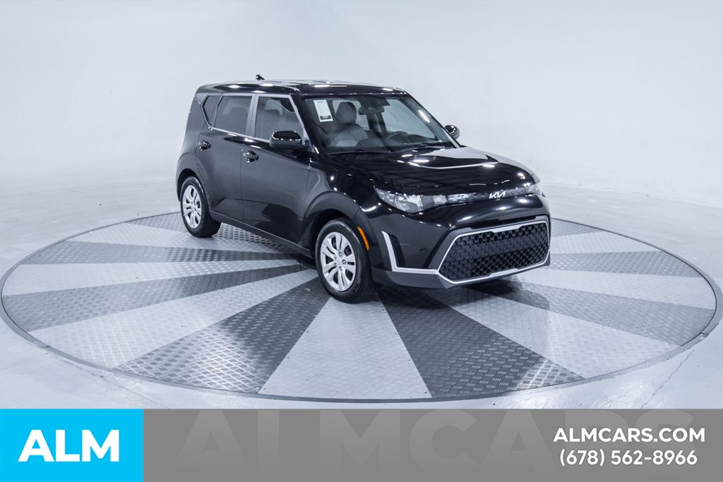 Used 2023 Black Kia LX image 9