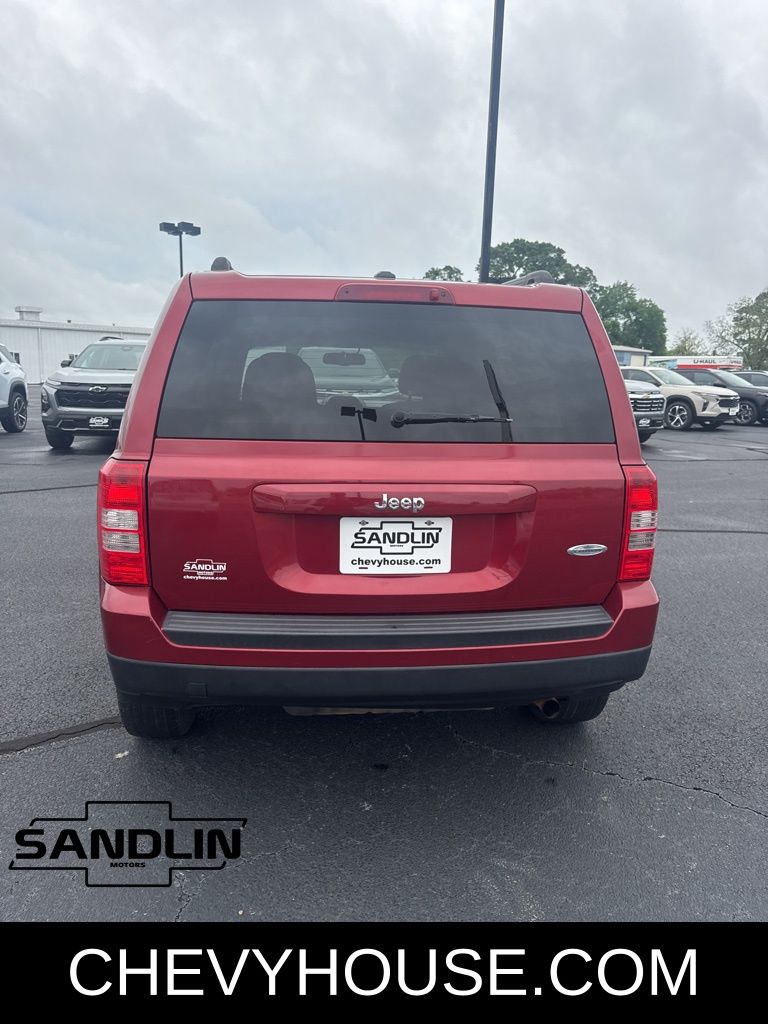 View vehicle photo 7