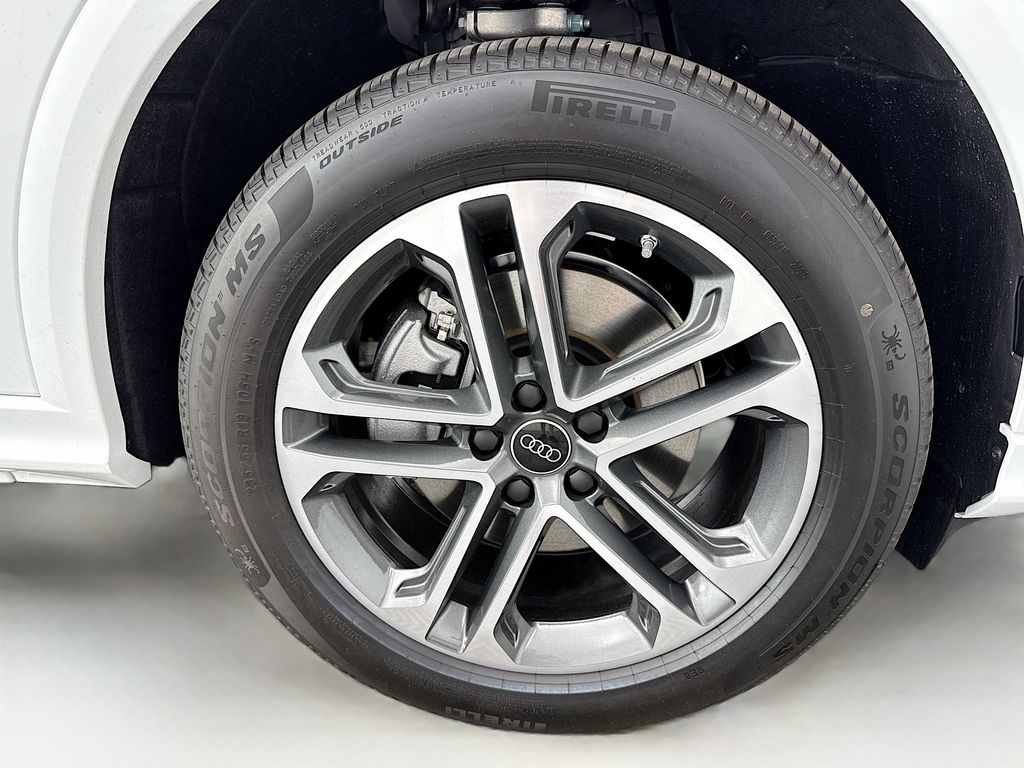 Thumbnail: 2025 Audi Q5 - 31