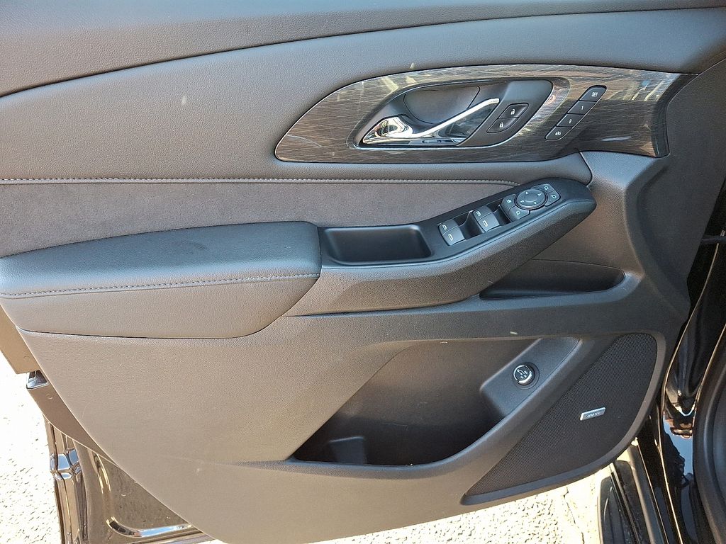 Thumbnail: 2022 Chevrolet Traverse - 13