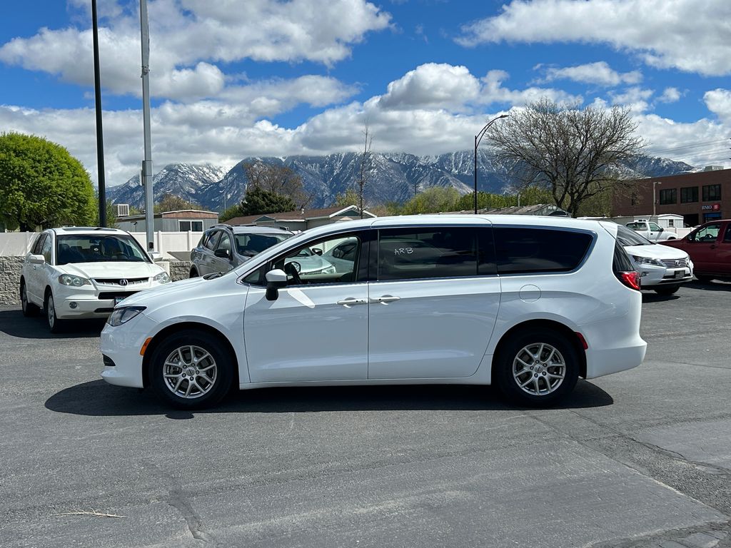 View vehicle photo 7