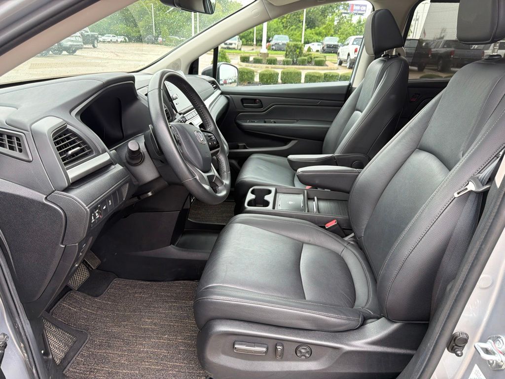 2025 Honda Odyssey EX-L Silver at Community Honda