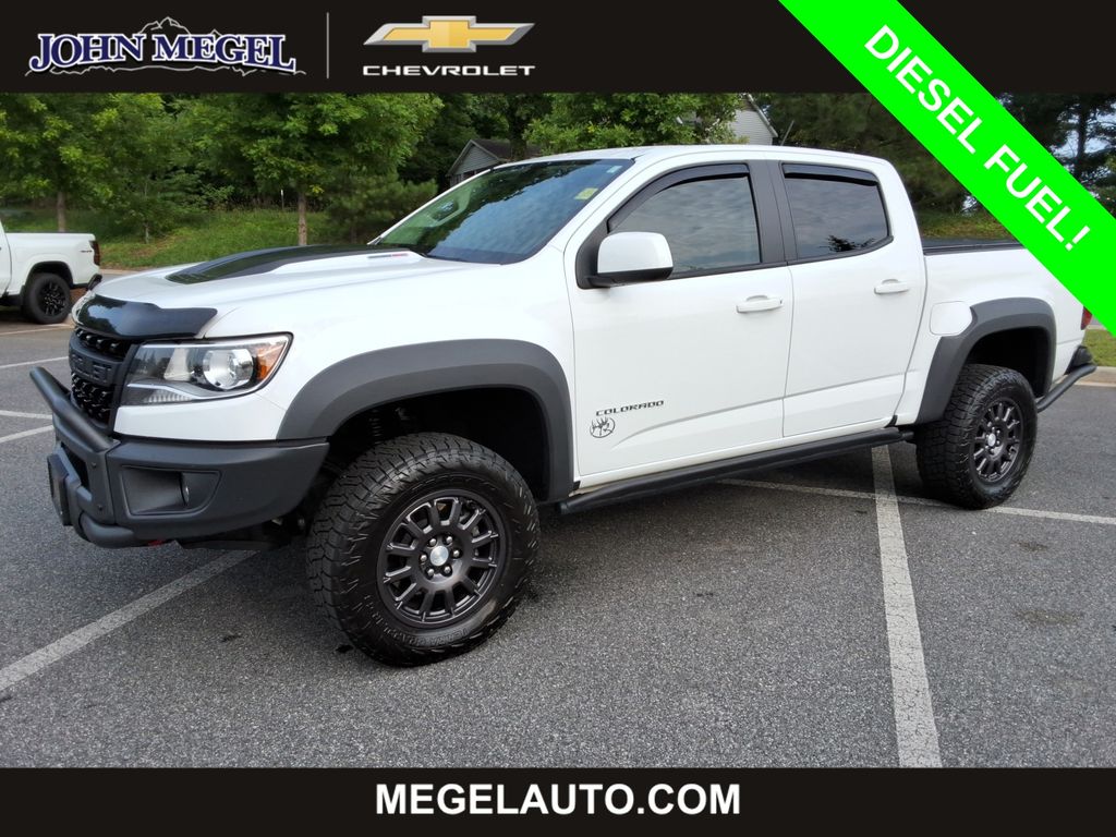Summit White 2022 Chevrolet Colorado Pickup Truck Four-Wheel Drive 6-Speed Automatic