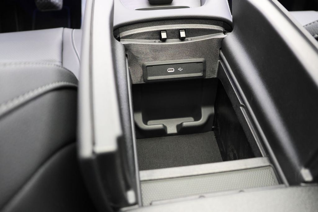 Thumbnail: 2026 Mercedes-Benz GLE - 30