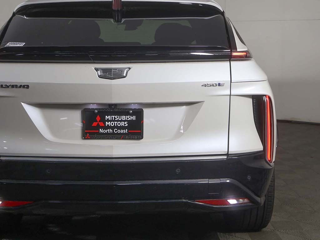 Used 2024 White Cadillac Tech image 16