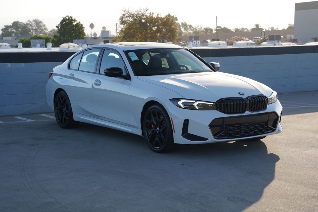 Thumbnail: 2026 BMW 3 Series - 3