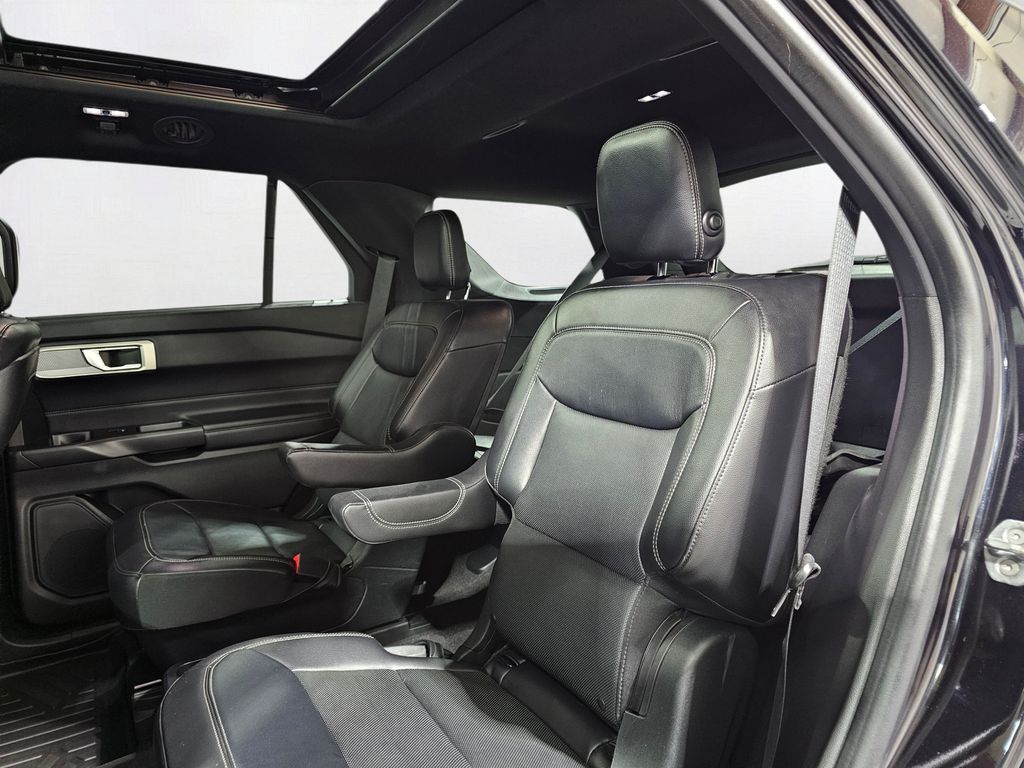 Used 2020 Black Ford Limited image 19