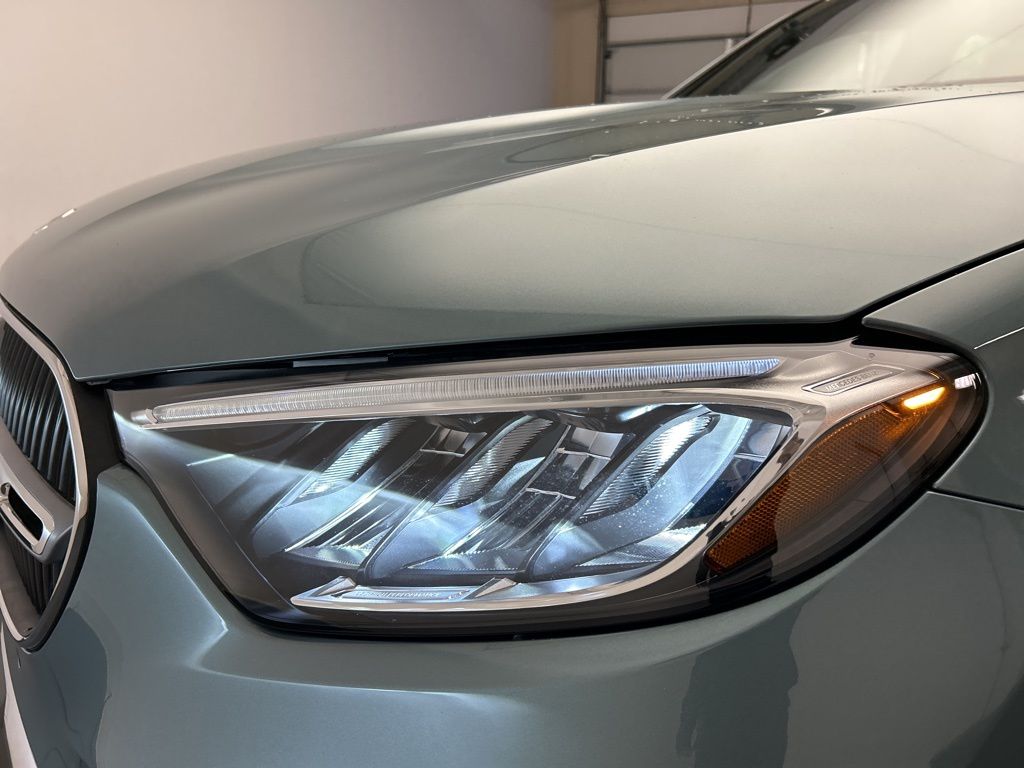 Thumbnail: 2026 Mercedes-Benz GLC - 9