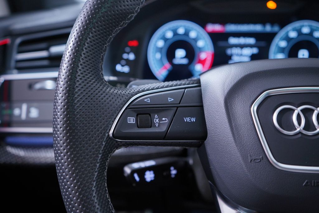 Thumbnail: 2023 Audi SQ7 - 21