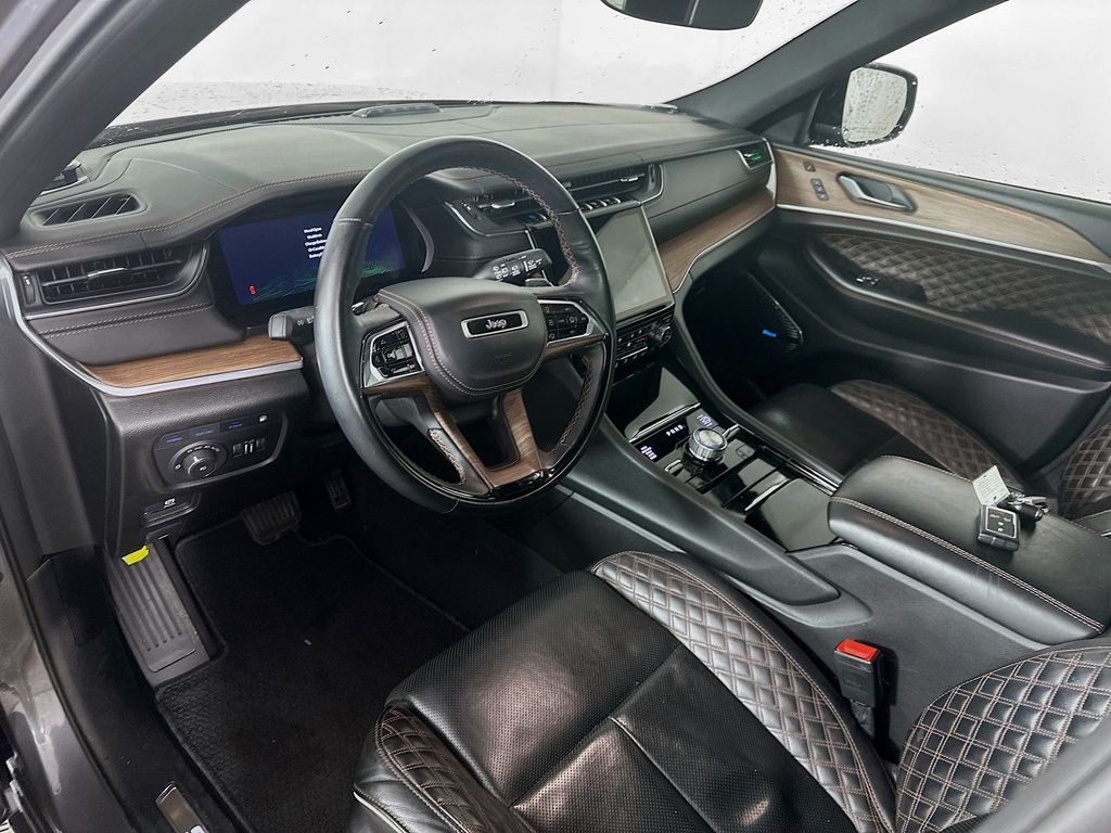 Used 2022 Gray Jeep Summit 4xe image 30