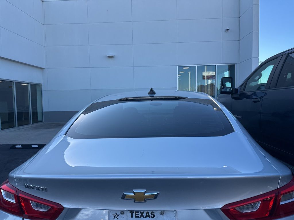 Thumbnail: 2021 Chevrolet Malibu - 5