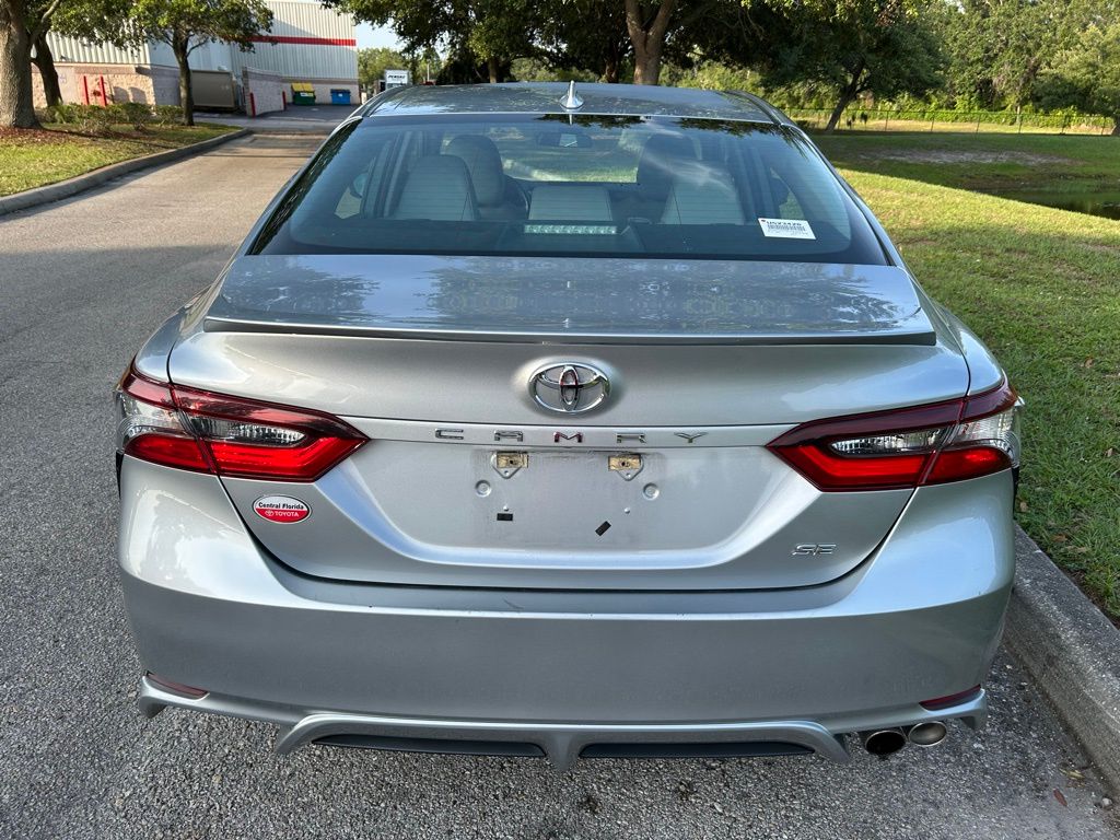 2021 Toyota Camry SE 4