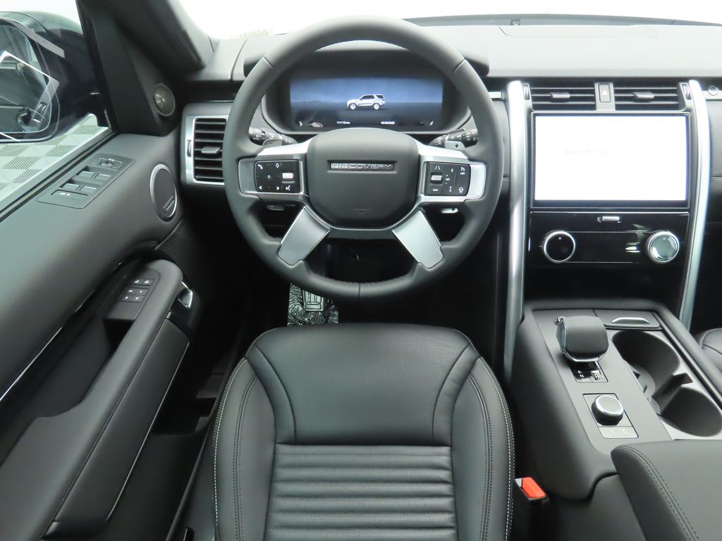 Thumbnail: 2025 Land Rover Discovery - 10