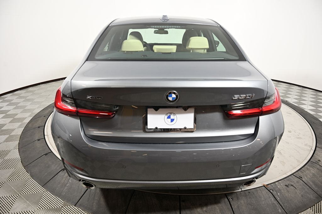 Thumbnail: 2025 BMW 3 Series - 4