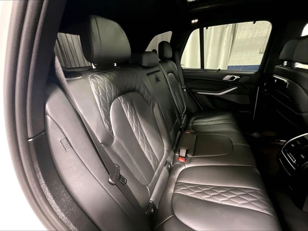 2025 BMW X5 — photo 16