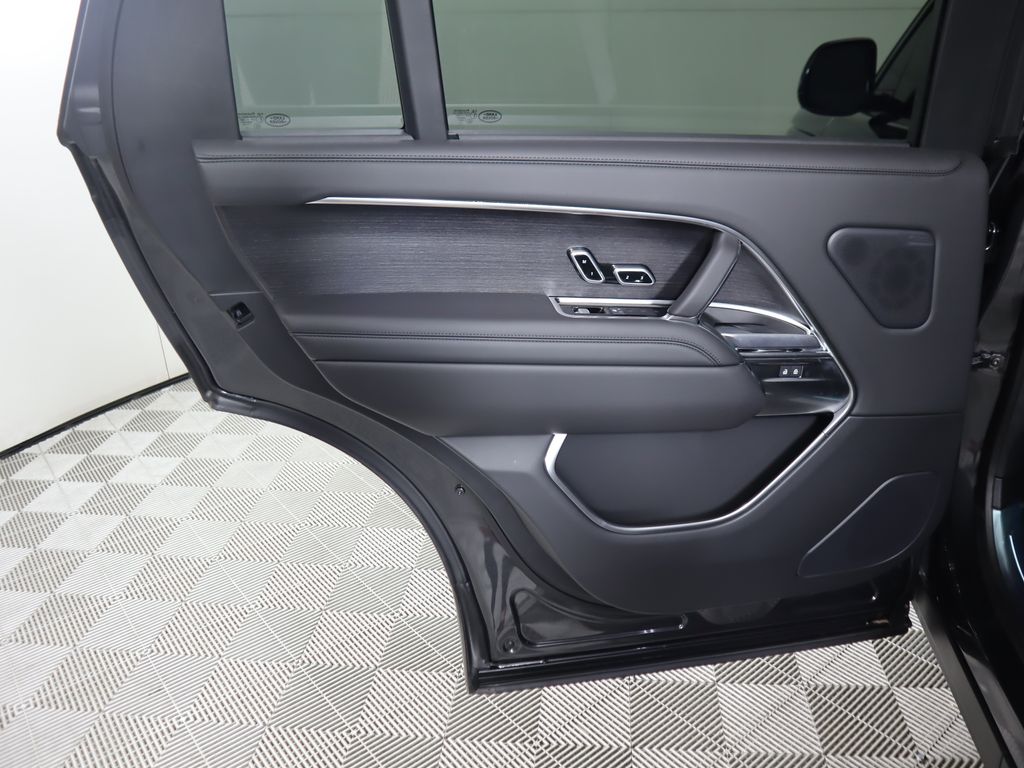 Thumbnail: 2025 Land Rover Range Rover - 28