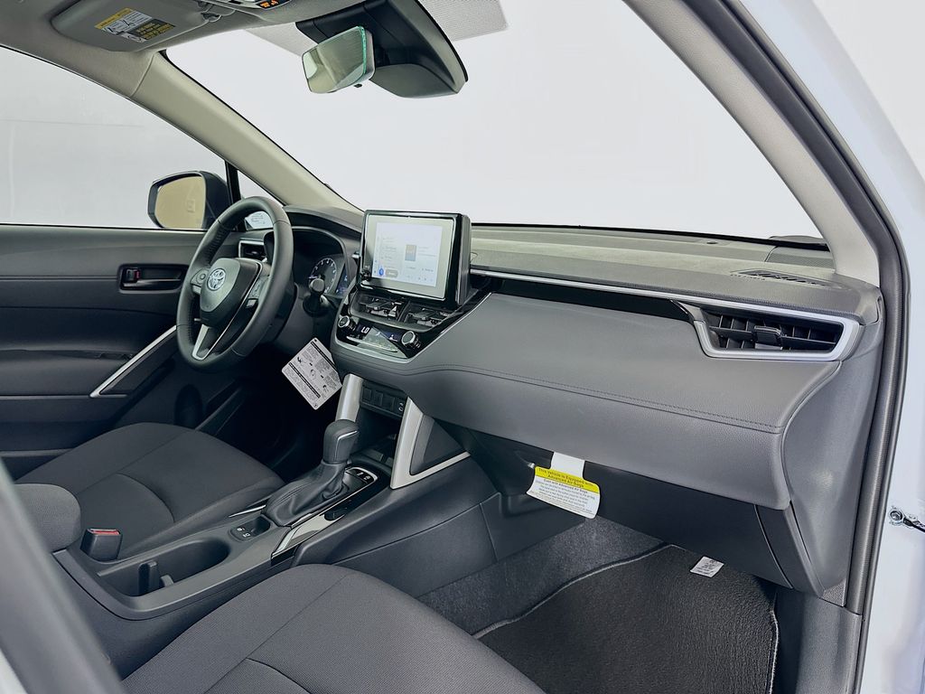 Thumbnail: 2025 Toyota Corolla Cross - 29