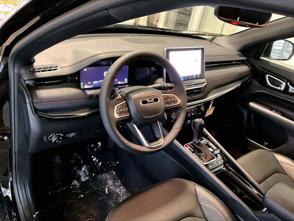 2026 Jeep Compass — photo 9