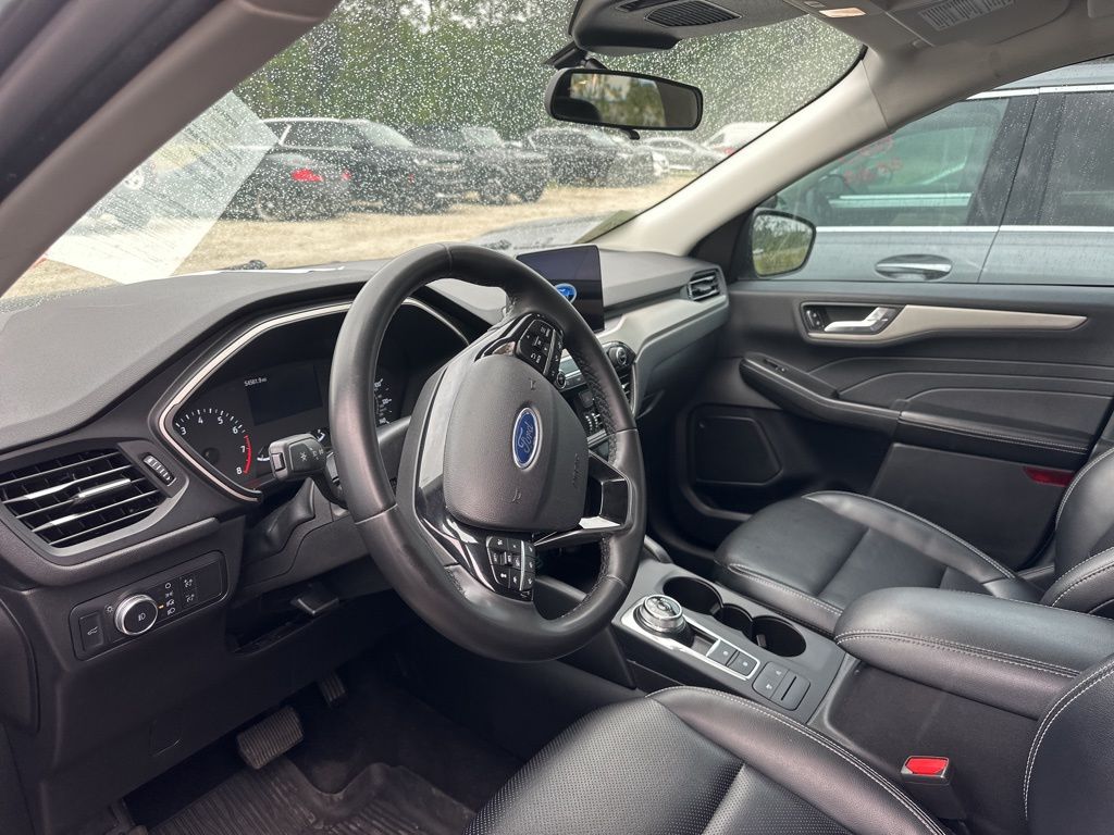 2022 Silver Metallic Ford Escape SEL FWD SUV