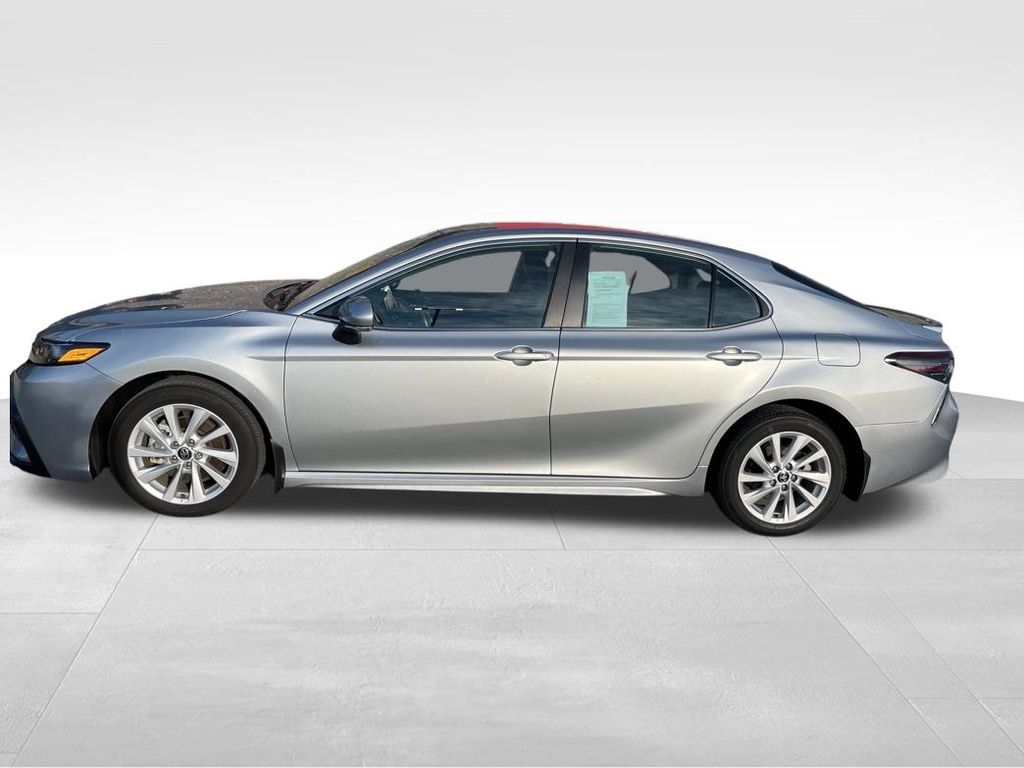 2024 Toyota Camry SE FWD