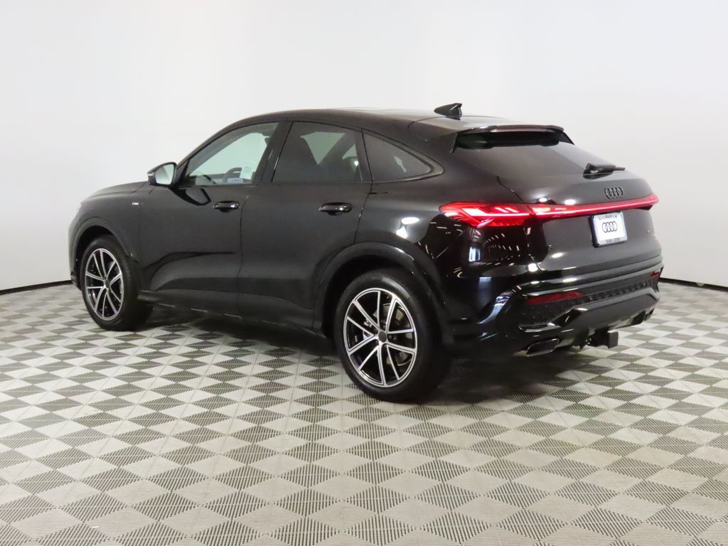 Thumbnail: 2026 Audi Q5 - 3